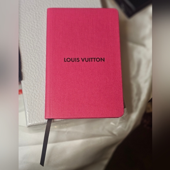 Louis Vuitton Pink Monogram Small Notebook! - Picture 7 of 11